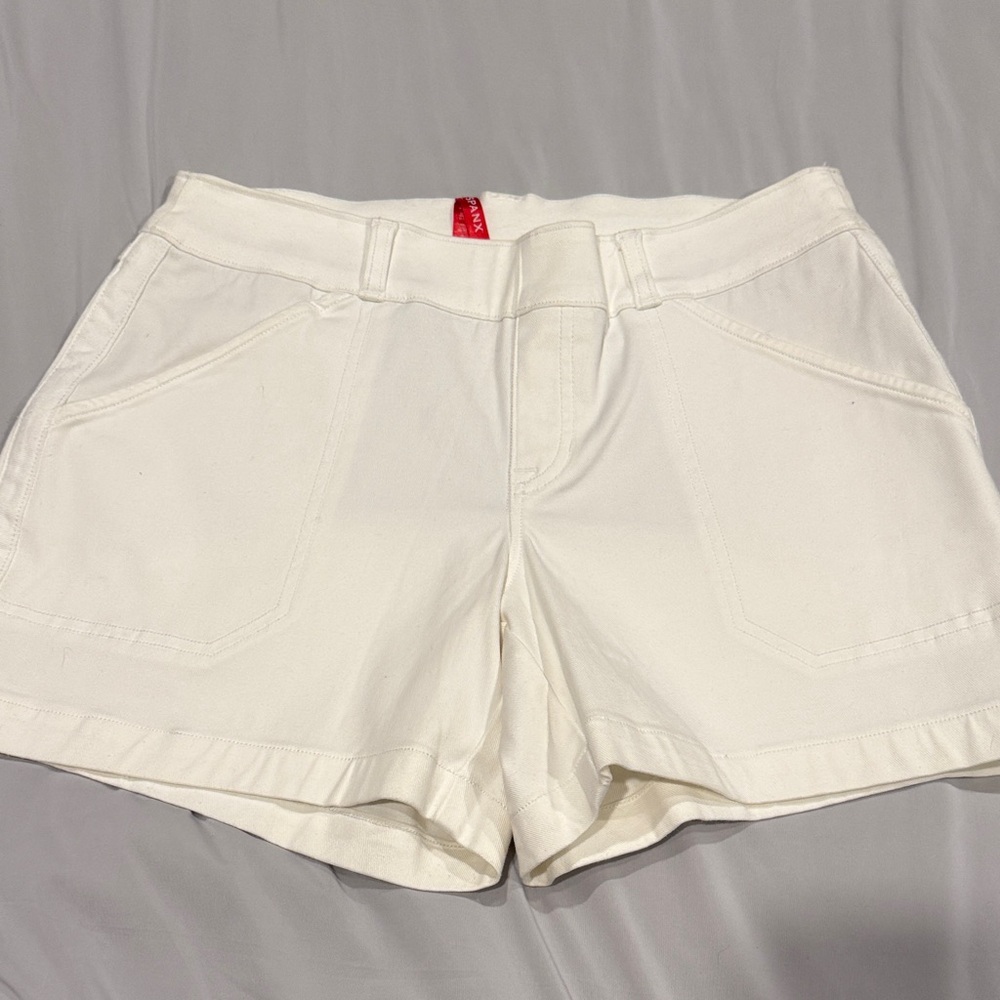 Spanx Brand Women's White Casual 4” Twill Shorts Size M NWOT - Picture 2 of 5